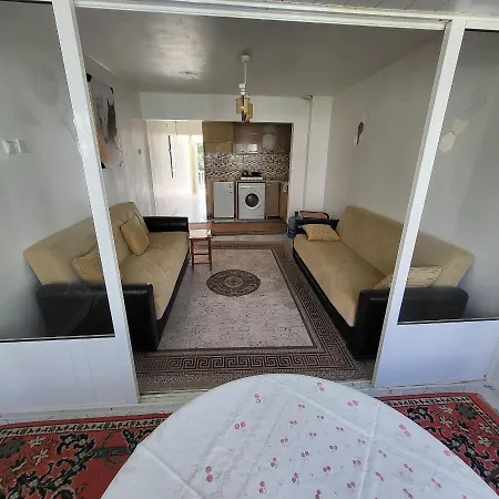 Pistachio Apartment *