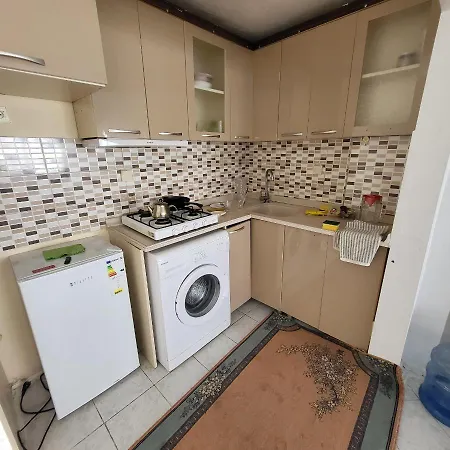 Pistachio Apartment *